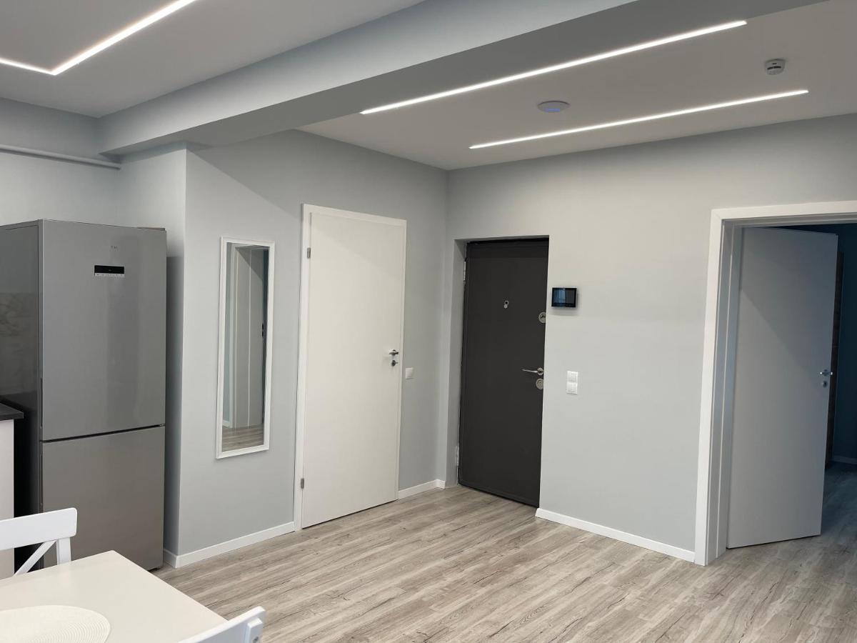 Noah Apartment Self Check-In Otopeni Exterior foto